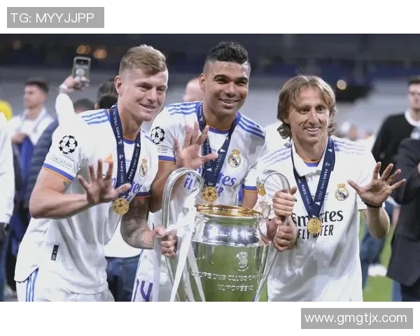 卡塞米罗的足球之路:从巴西草地到欧洲顶级联赛的辉煌历程 卡塞米罗的足球之路:从巴西草地到欧洲顶级联赛的辉煌历程